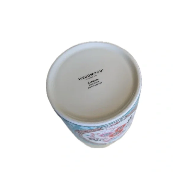 wedgwood camellia candle and square tray wonderlust collection NWOT 50hr burn - Picture 4 of 5